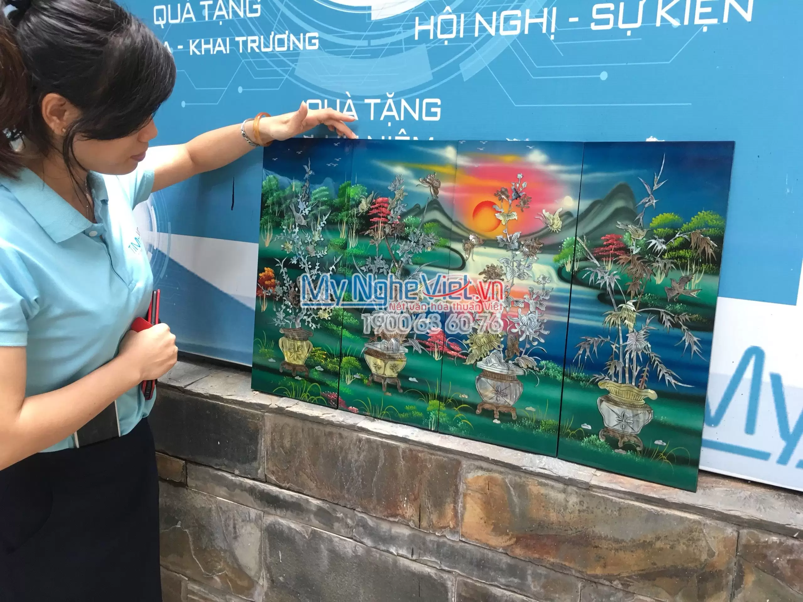 tranh-mai-lan-cuc-truc-nen-xanh-2_result.jpg